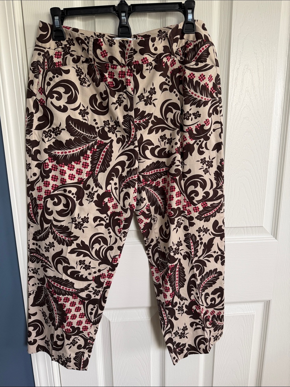 Talbots 8P Tan Floral-Print Capris with Brown and Red Accents
